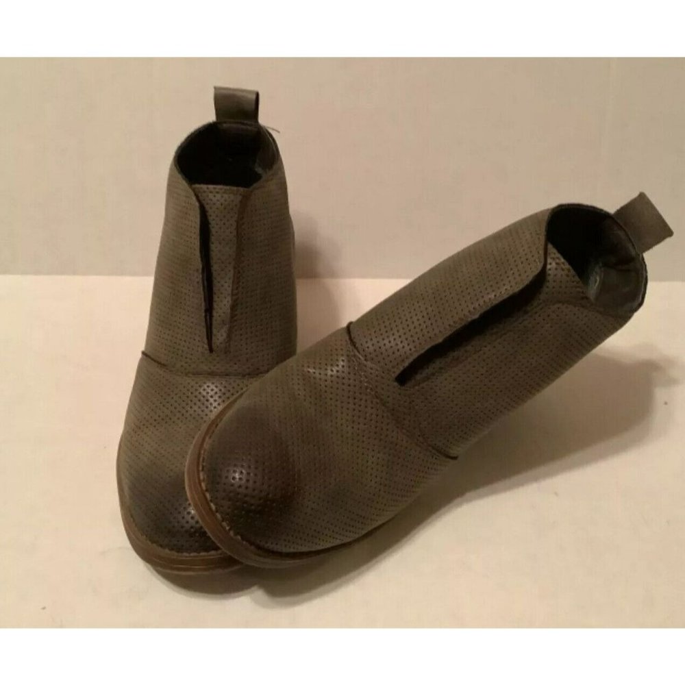 Billabong Women's Gray Dotted Ankle Boots Size 7